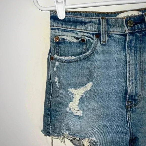 ABERCROMBIE High Rise Mom Short SIZE 26 - Picture 3 of 11